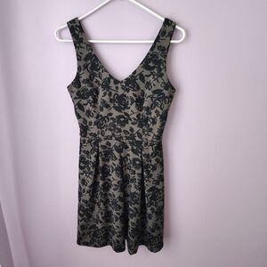 Iz Byer Dress Womens 5 Junior Grey & Black Floral Mini Fit & Flare